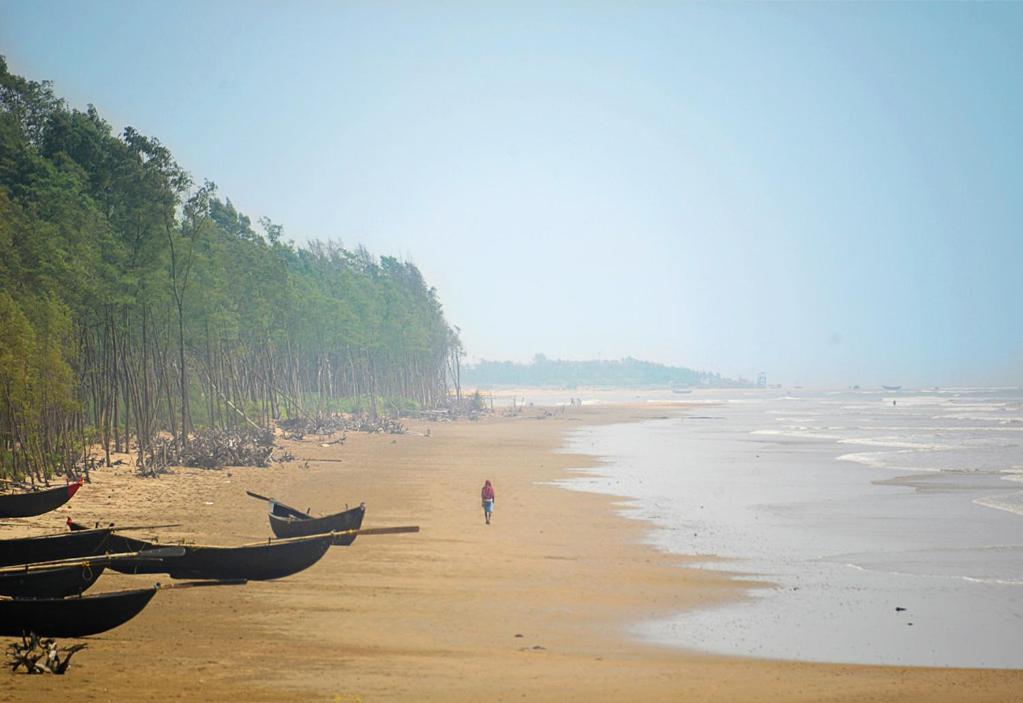 Sea Queen Uttara Resort Tajpur Bagian luar foto